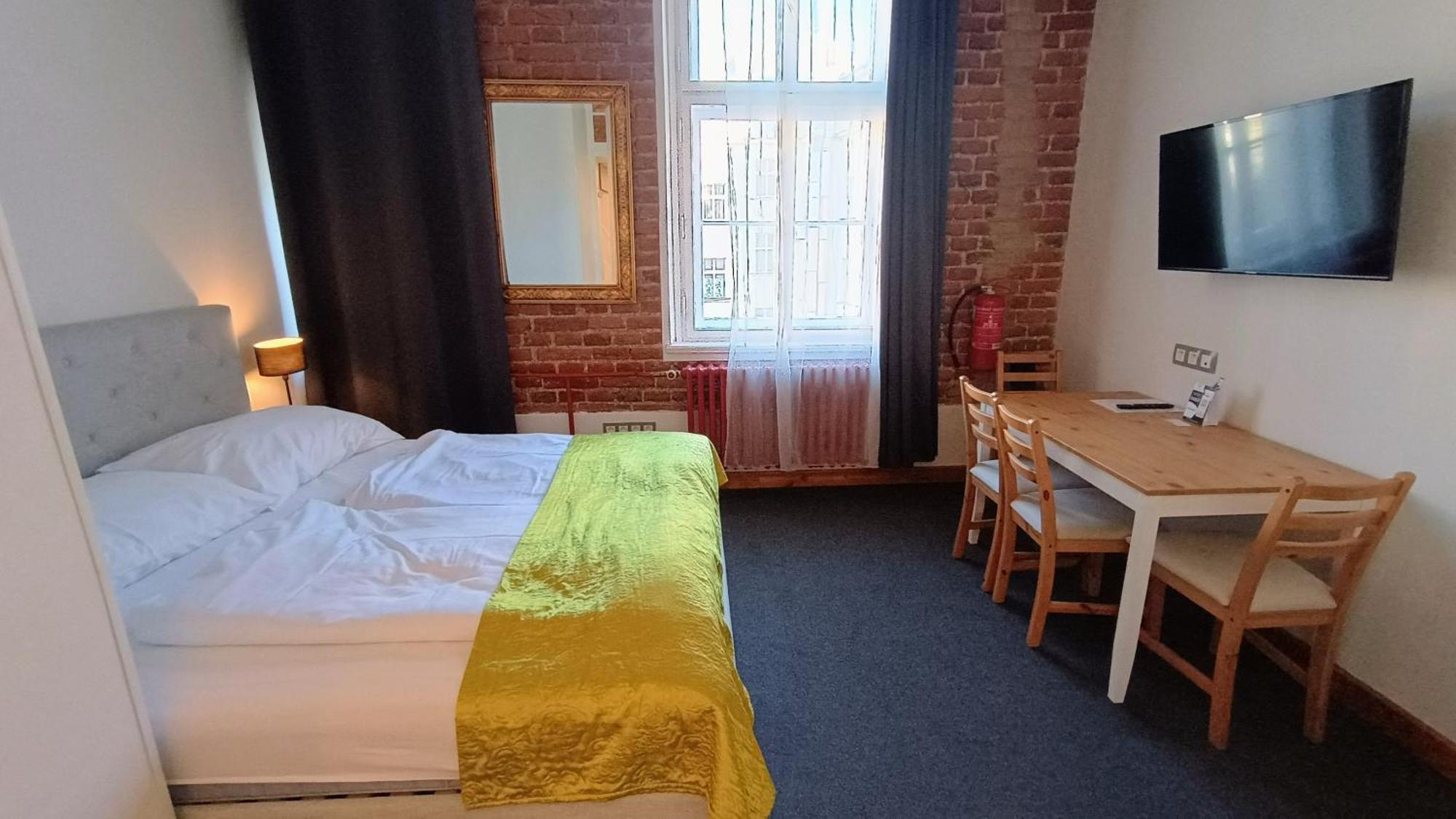 S42 Hotel Прага Екстериор снимка