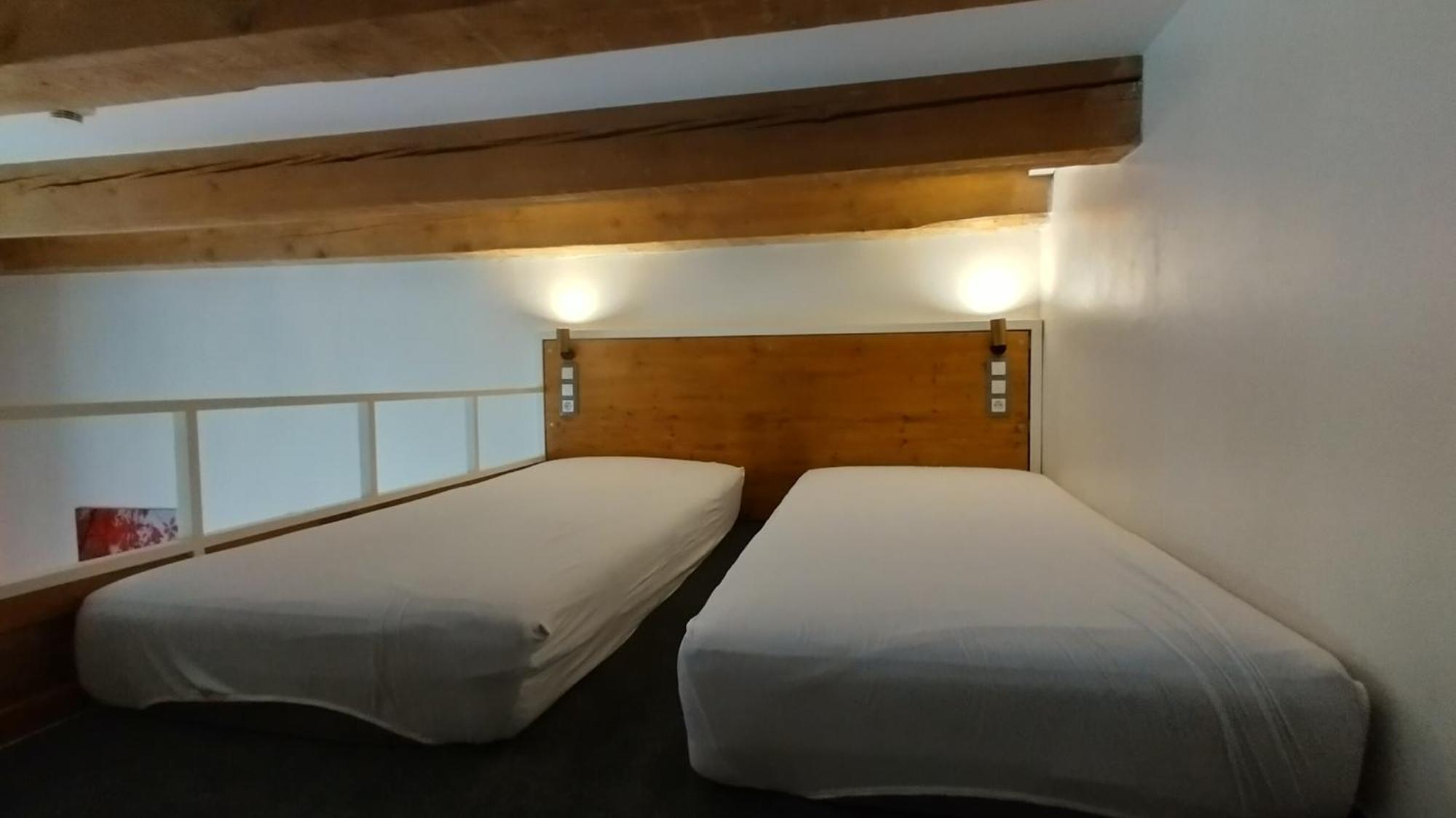 S42 Hotel Прага Стая снимка