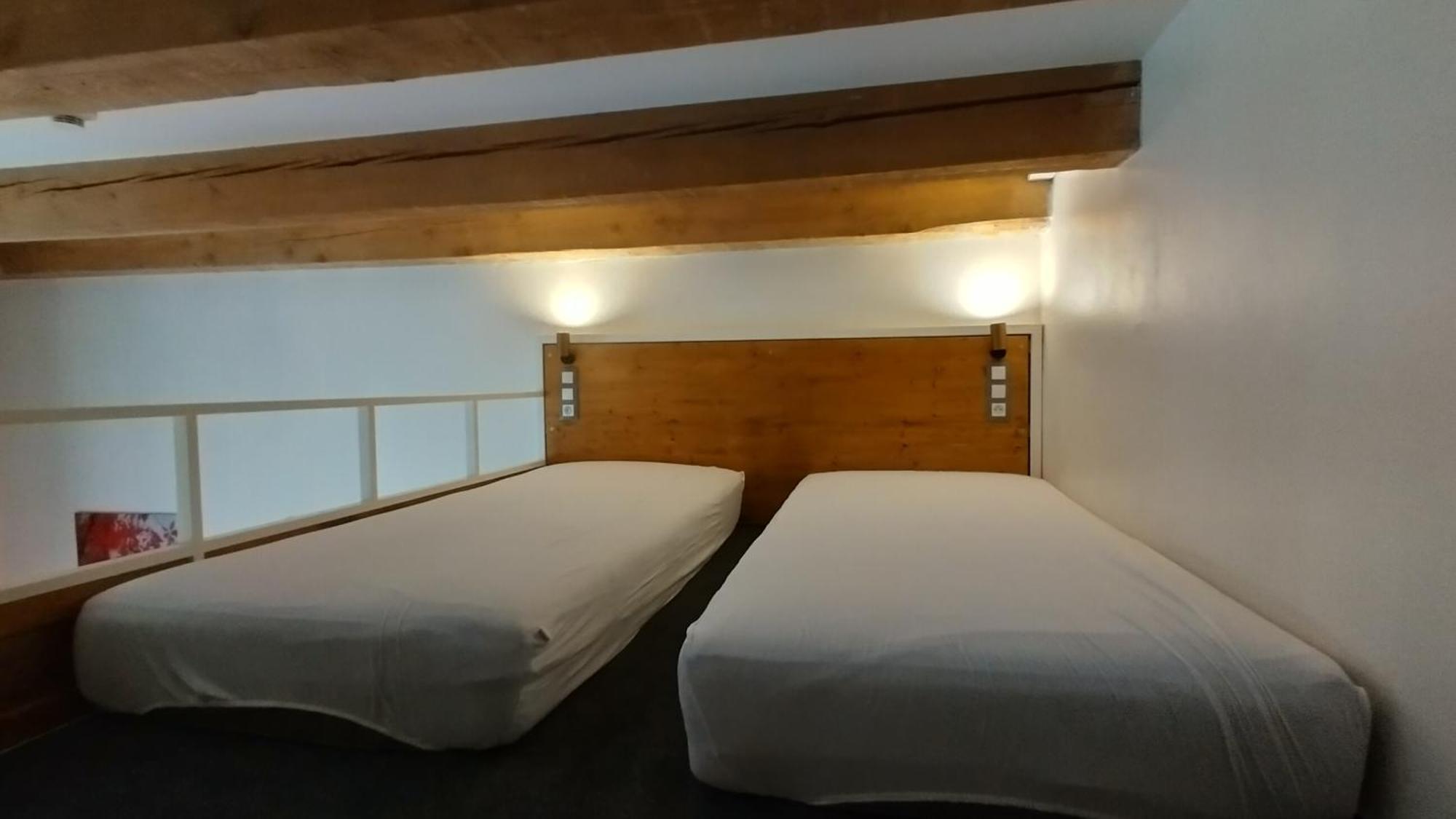 S42 Hotel Прага Стая снимка