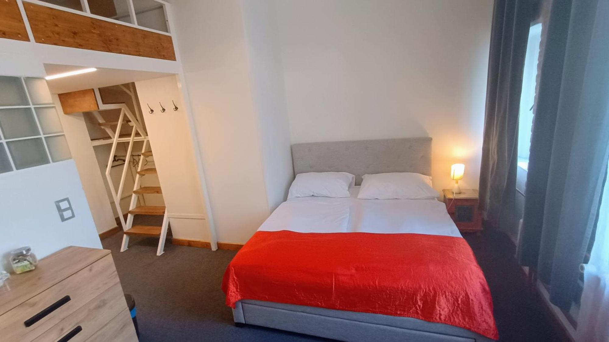 S42 Hotel Прага Стая снимка